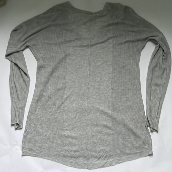 Halogen Oversized Lightweight V Neck Gray Sweater Size Medium - Picture 10 of 15